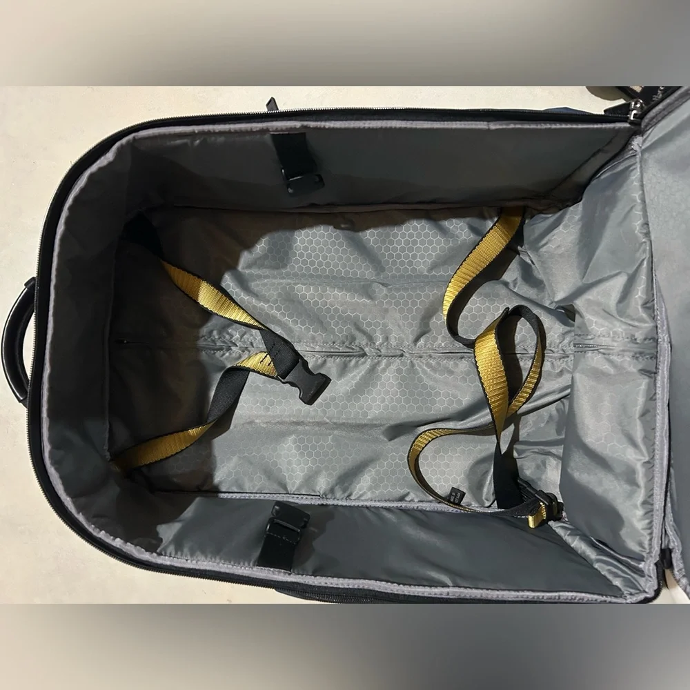 Tumi Roller Bag Suitcase Carry On Backpack European Size
